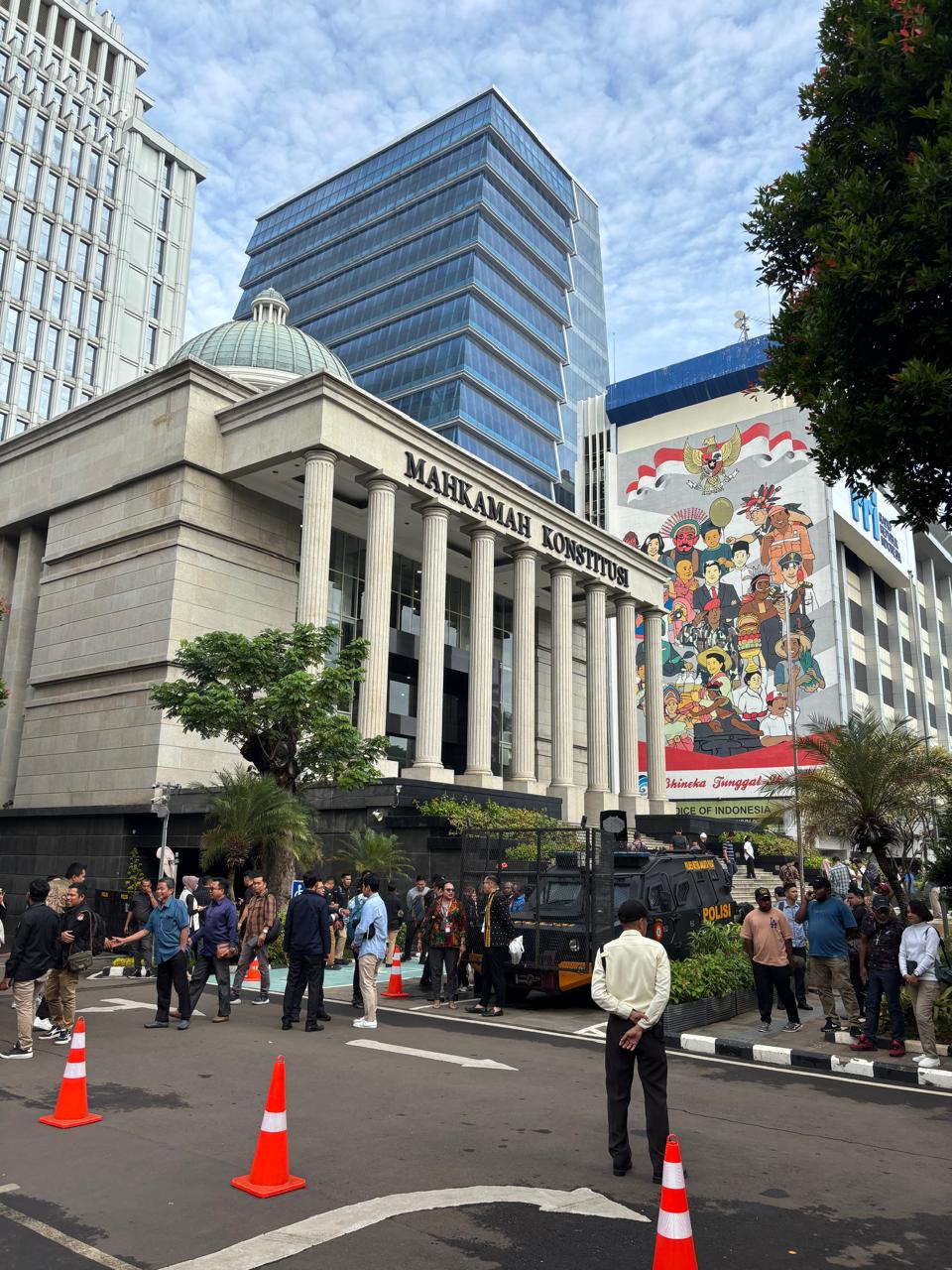 Suasana Gedung Mahkamah Konstitusi penerimaan Laporan Gugatan dari pihak Pasangan Calon Pilkada tahun 2024
