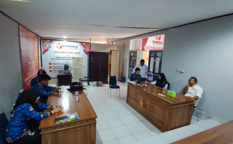 suasana singkronisasi data di ruang sidang Sekretariat Bawaslu Kabupaten Konawe Kepulauan